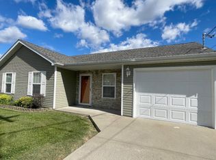 1210 E Reeves St #A, Marion, IL 62959