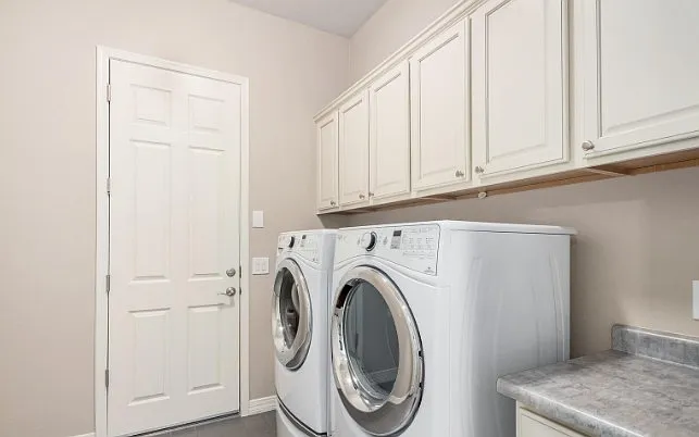3269 E Ironside Ln — Photo 35