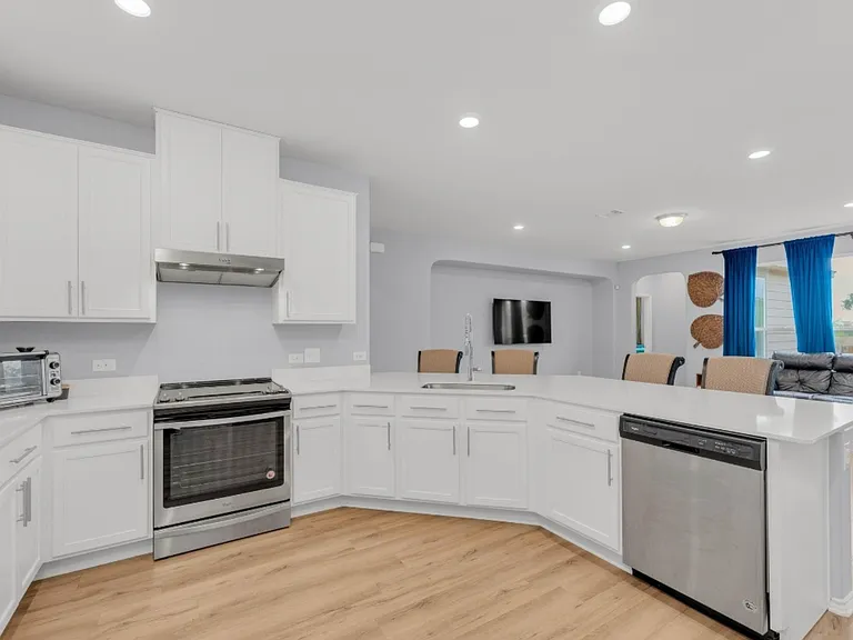 13916 Lyndon B Johnson St — Photo 5