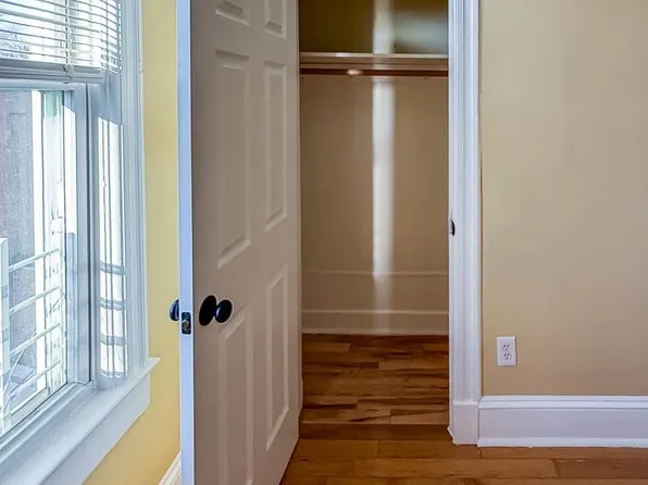 90 Carlton Avenue image 12 of 40