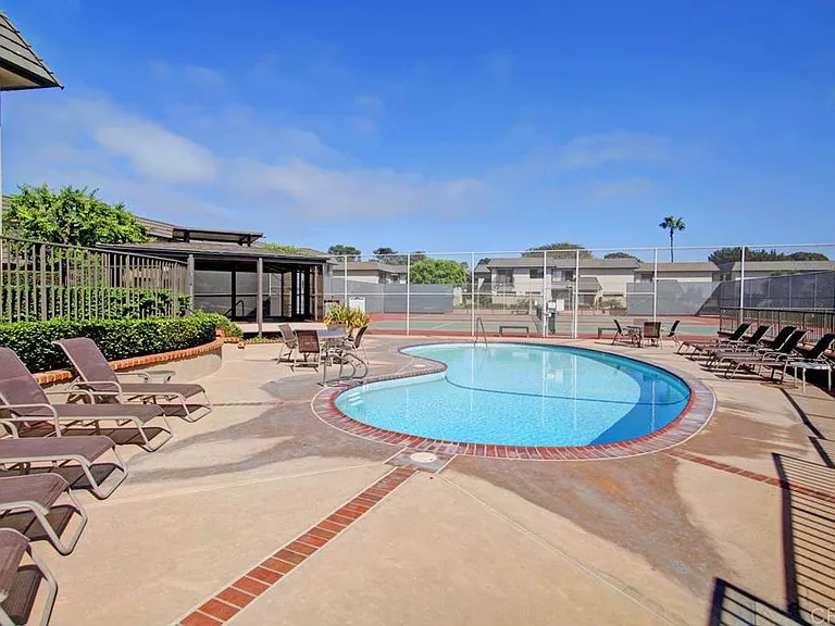 836 S Sierra Ave — Photo 14
