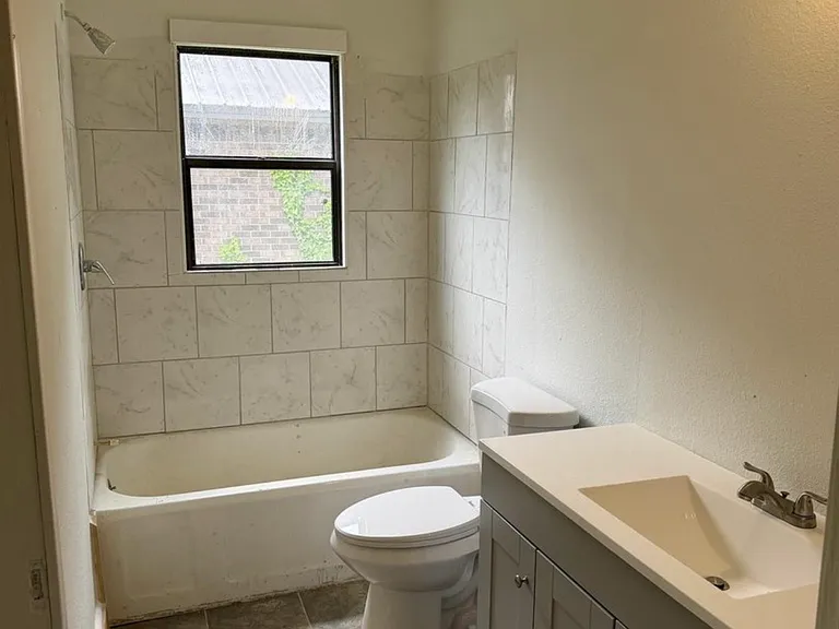 1412 W Cherry St — Photo 7