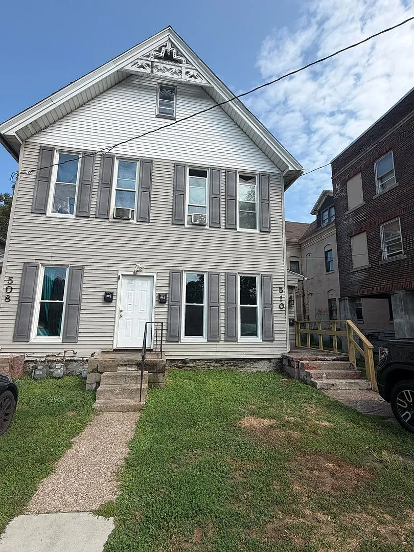 508-10 E 6TH — Photo 1