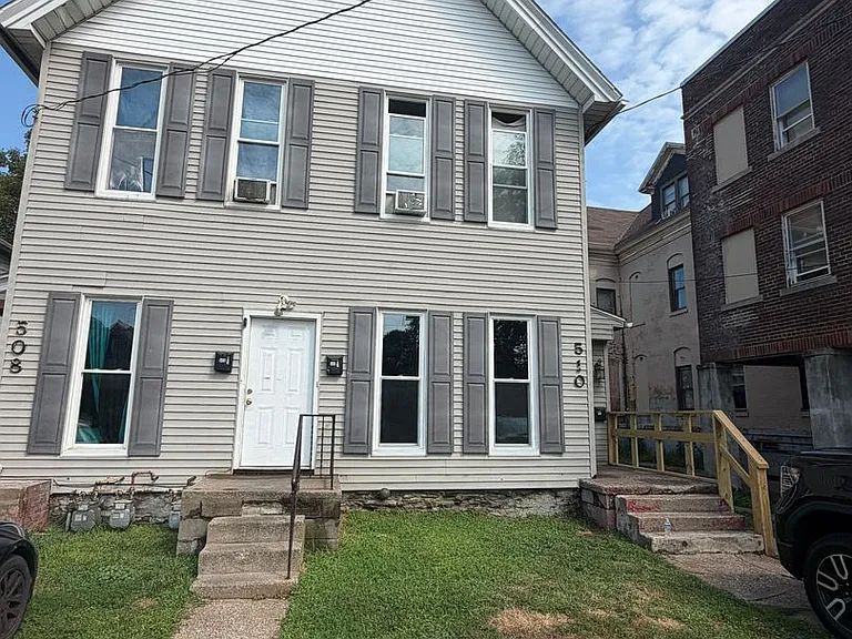 508-10 E 6th St — Photo 1