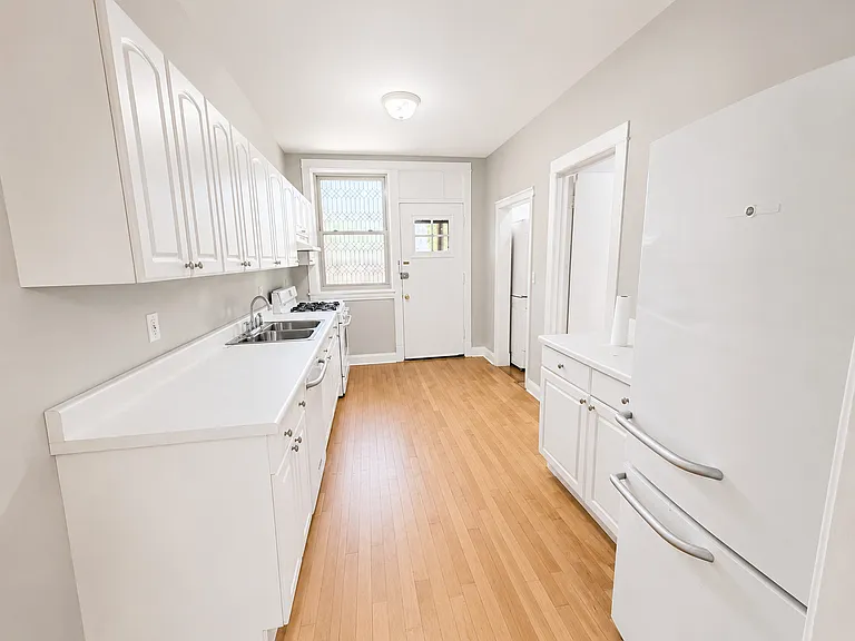 4149 N Sheridan Rd #1 — Photo 8