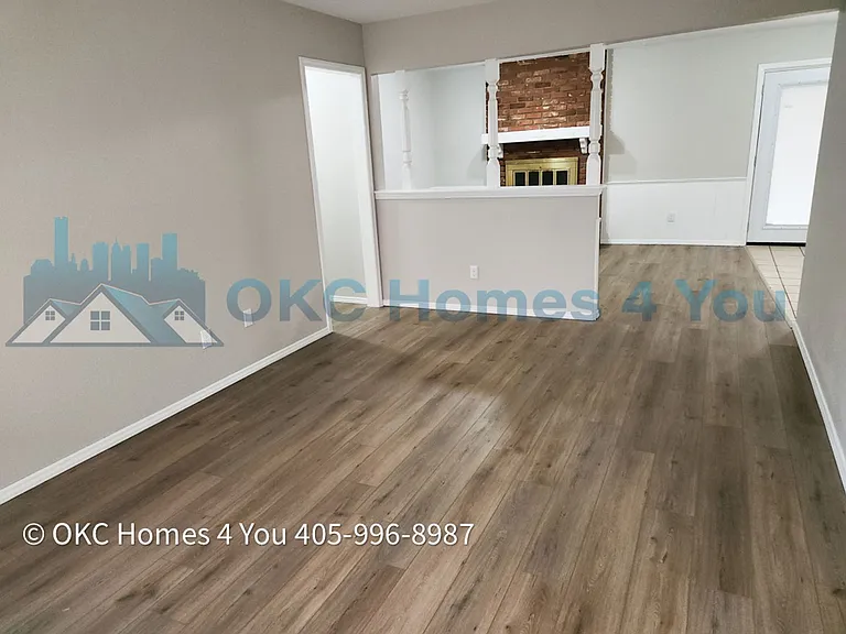 401 SW 63rd Pl — Photo 2