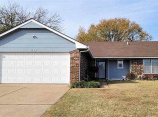 2128 Berkshire Dr, Ponca City, OK 74604