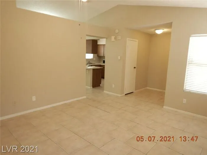 525 Dutchman Ave — Photo 5