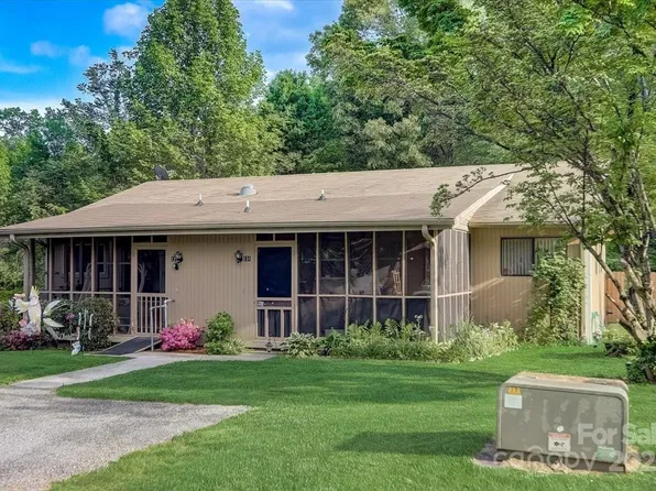 131 Freedom Rd, Hendersonville, NC 28792