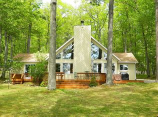 633 Oak St, Hubbard Lake, MI 49747