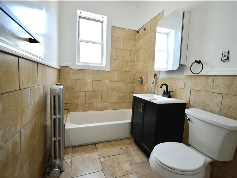 165 Augusta St #B8 — Photo 5