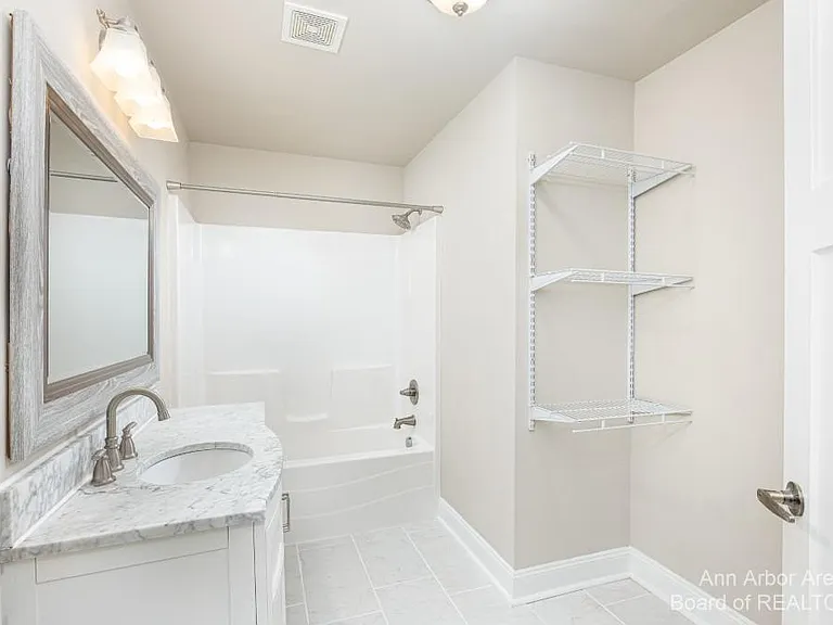 2 Maple Village Ct — Photo 13