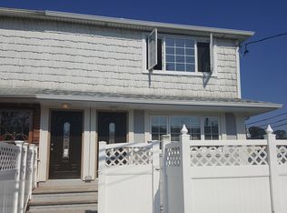 13727 Carson St, Springfield Gardens, NY 11413