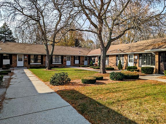 4th image of 19 Old Mill Dr Unit 19
