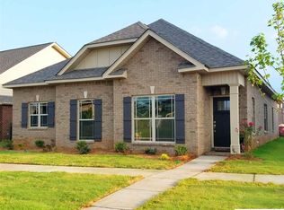 6 Leyland Dr, Huntsville, AL 35824