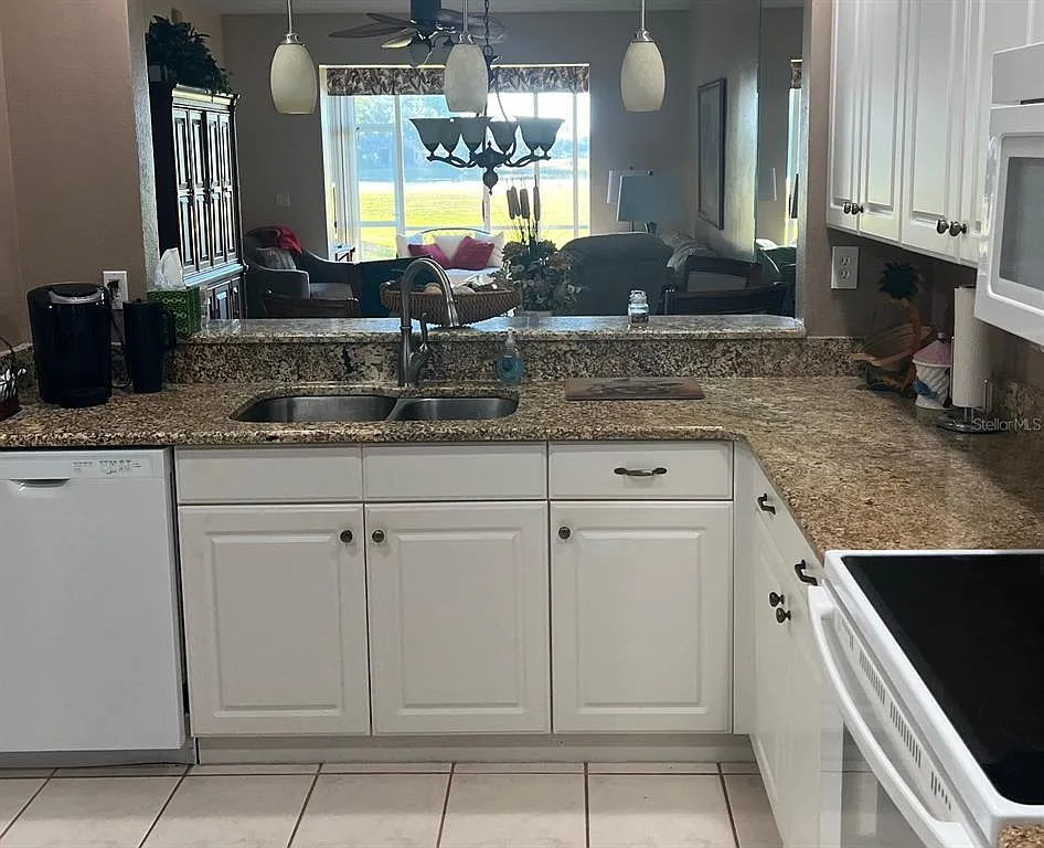 2 bed, 2.0 bath, 1238 sqft, $2,500 — Photo 2