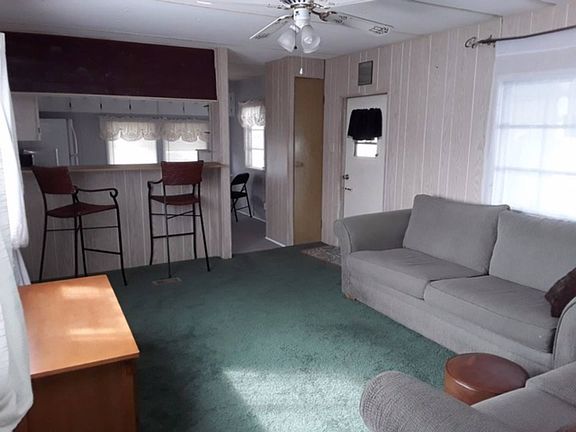 3rd image of 61 Stebbins Dr