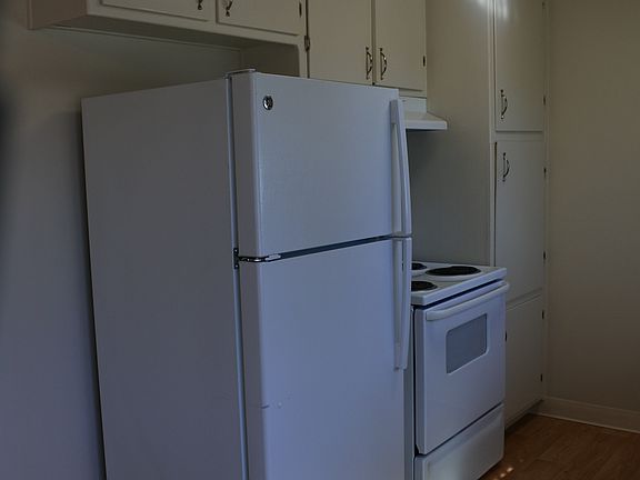 2nd image of 520 Columbia Ave APT 12