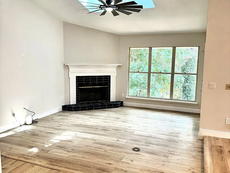2768 Pebbleridge Ct — Photo 2
