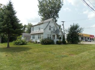 8117 Commerce Rd, Commerce Township, MI 48382