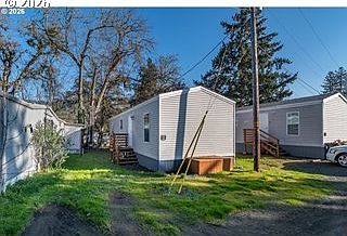 1st image of 5000 NE Stephens St #13