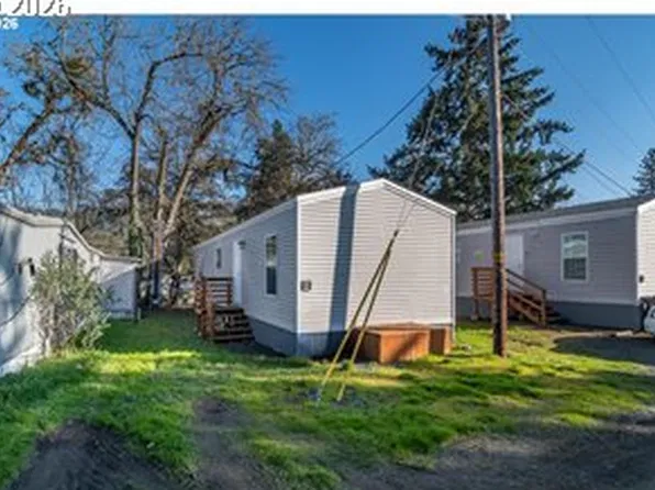 5000 NE Stephens St #13, Winchester, OR 97495
