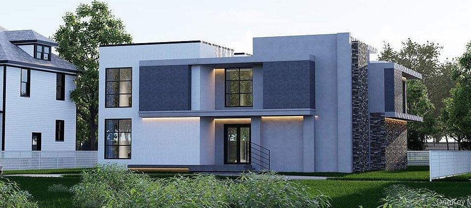 1st image of 315 Lyon Street