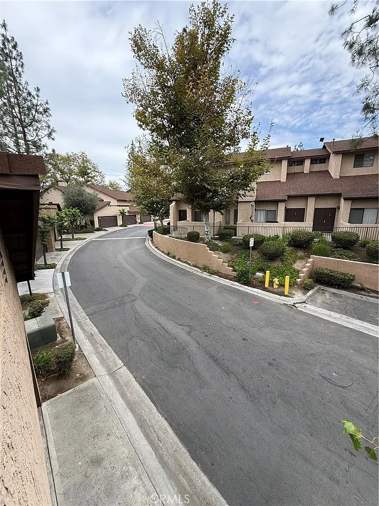 3 bed, 1502 sqft, $3,500 — Photo 3