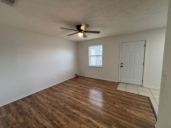 3rd image of 2409 E 10th St APT A