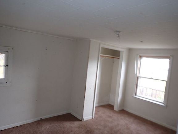 5th image of 205 E Ave N