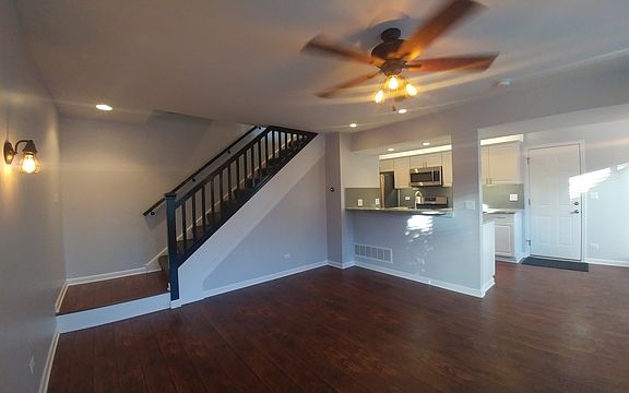 2nd image of 29W553 Winchester Cir S Unit 3