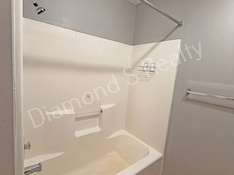 1505 W Rainey Duplex — Photo 13