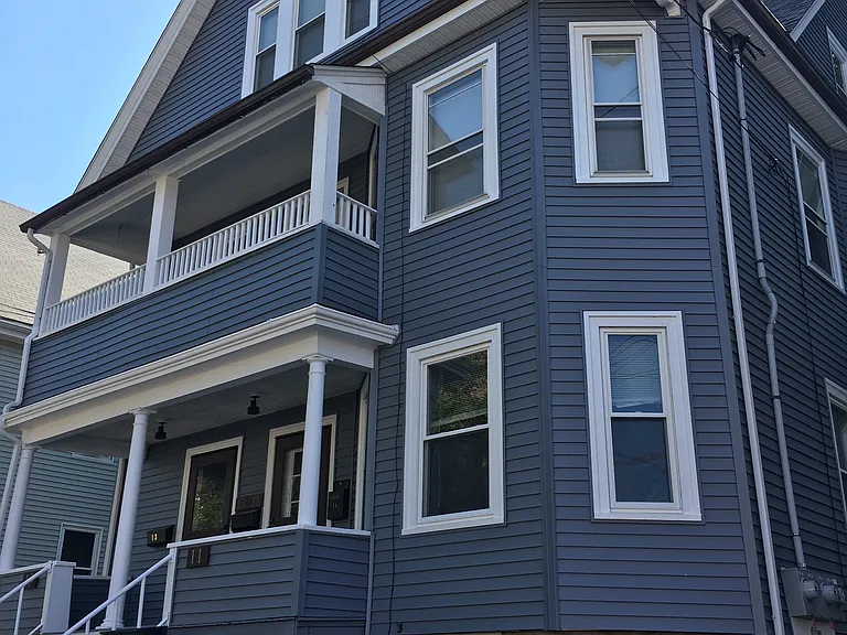 11 Wellington St #11 — Photo 1