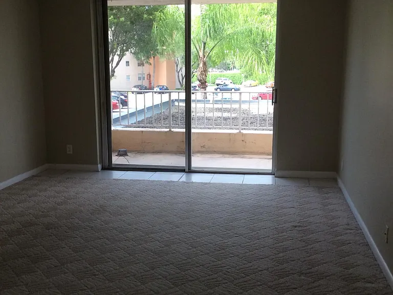470 Executive Center Dr #2K — Photo 10