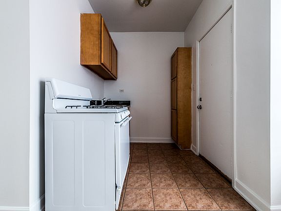 3rd image of 4720 S Drexel Blvd #2193045