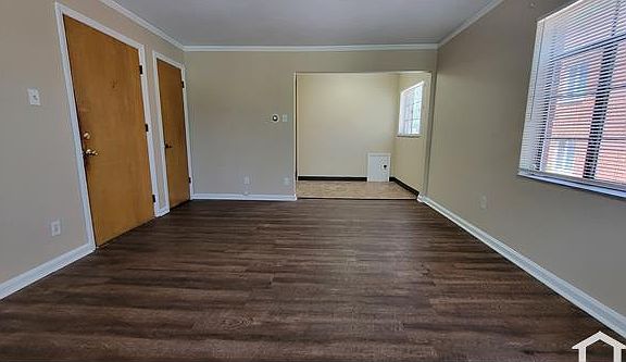 4th image of 829 Riverview Ter #3