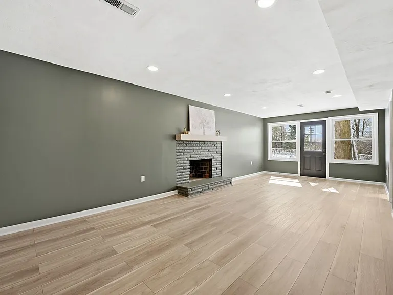 624 Orchard Hill Dr — Photo 18