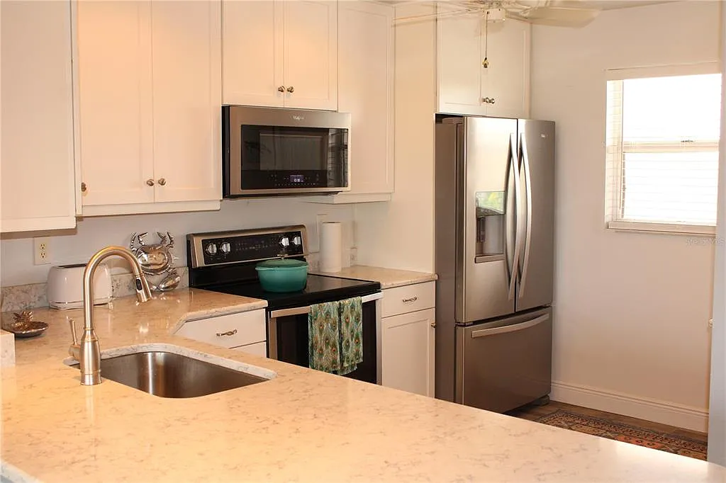 2 bed, 2.0 bath, 1008 sqft, $2,495 — Photo 2
