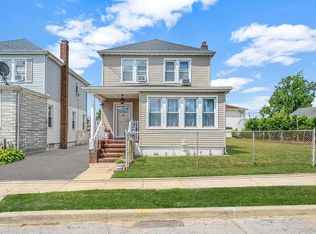 58 N Montague St, Valley Stream, NY 11580