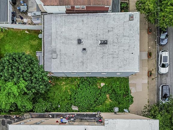 3rd image of 354 Riverdale Avenue