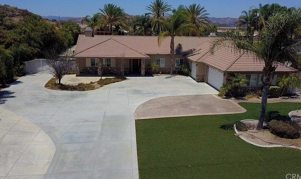 1st image of 36943 Hidden Trail Ct