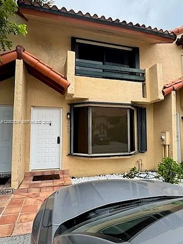 10005 SW 77th Ct — Photo 2