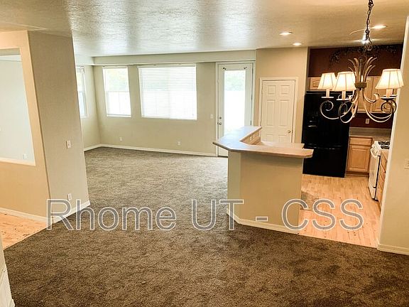 3rd image of 6819 S Garonne Ct