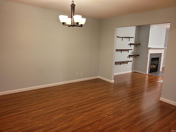 4th image of 3869 Amethyst Ct