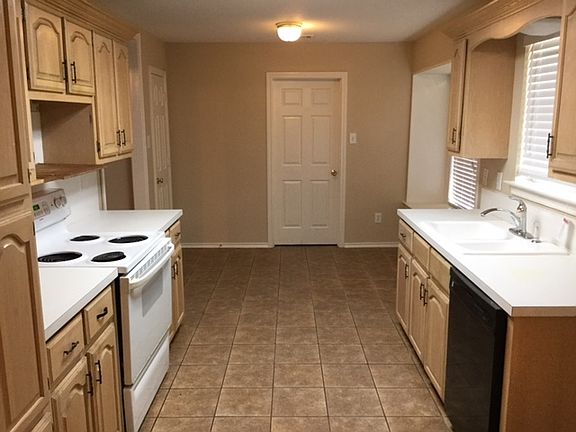 4th image of 6410 Coral Ln