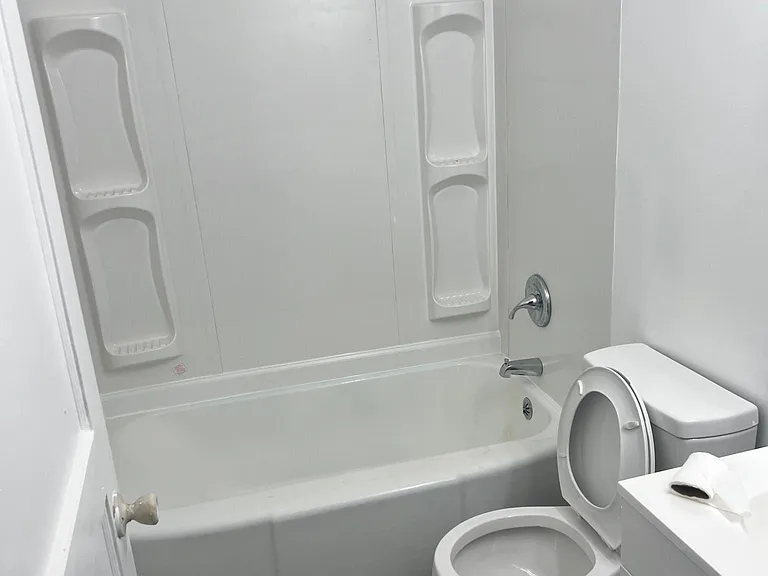 405 Chadwell Dr — Photo 10