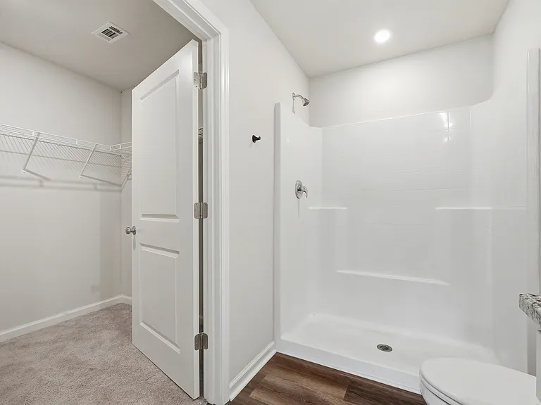 136 Pfitzer Ct — Photo 37