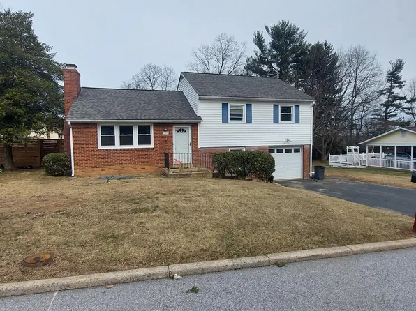 207 Oak St, Mount Airy, MD 21771