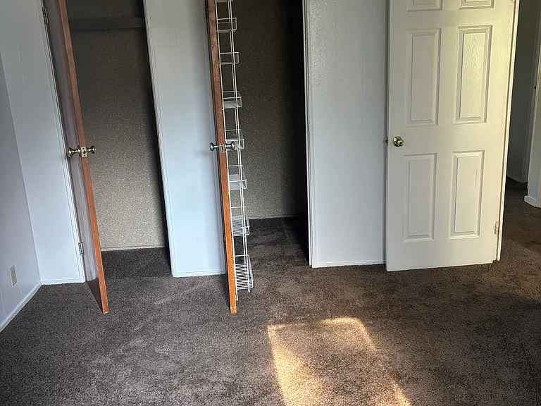 4052 Hill Ave — Photo 16