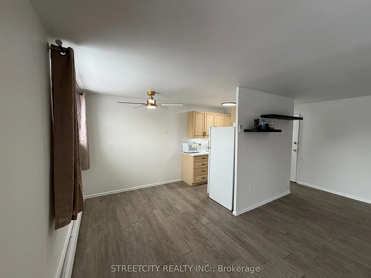 Building Photo - 1830 Dumont St #306